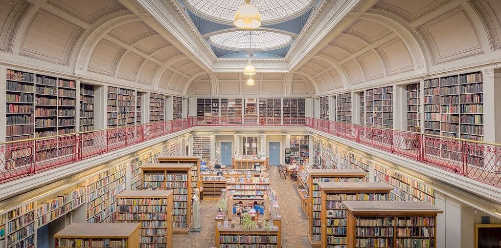 Main reading room in the Lit and Phil in Newcastle, England [2500x1667]