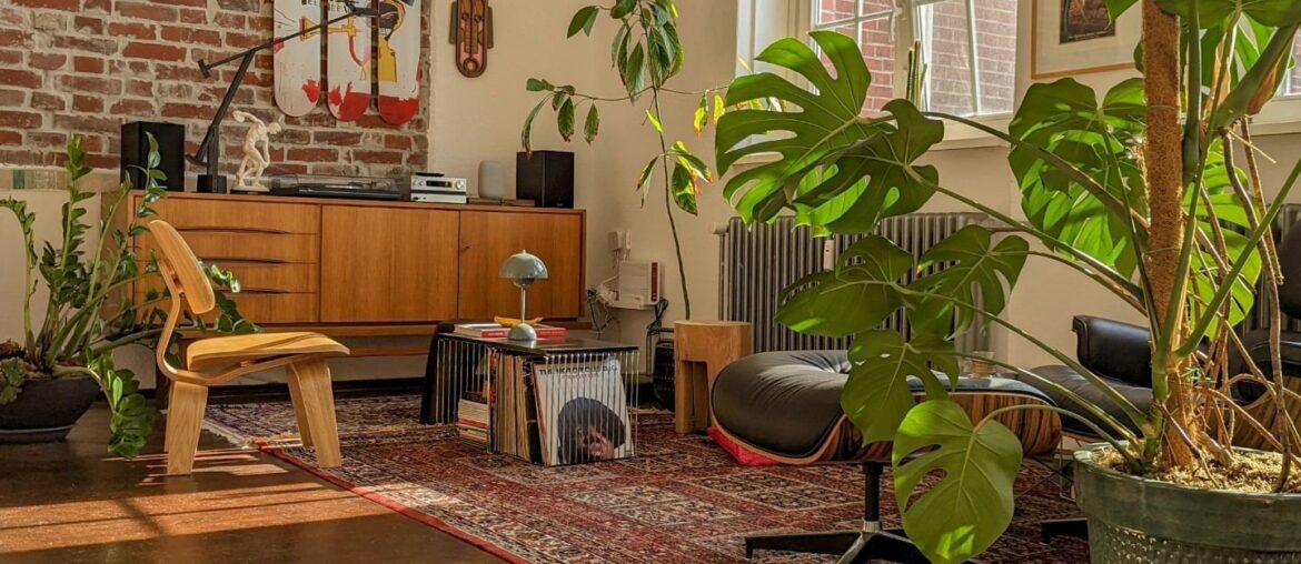 Repurposed classroom one-bedroom apartment with exposed brick walls in Wilhelmshaven, Lower Saxony, Germany [1440x1800]