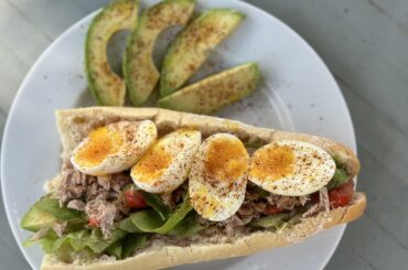 Pas vraiment un Pan Bagnat (j’entends déjà les Nissards s’offusquer 😅)