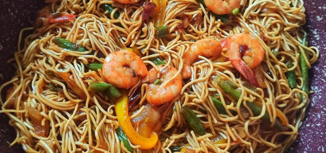 Aujourd'hui c'est nouilles sautées aux crevettes !