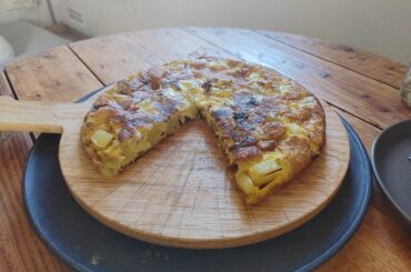 Bonne tortilla maison (dsl il manque un bout, fallait bien la goûter)
