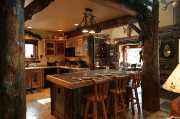 Cabin Kitchen and Dining Area