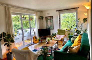 Cozy Living Room in Glasgow, Scotland [4032x3024]