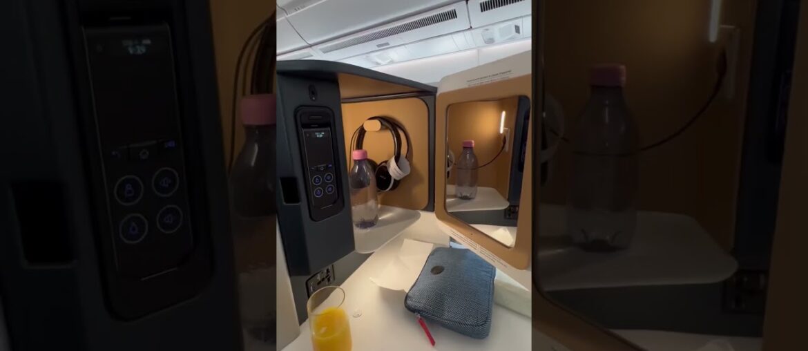 Air France A350-900 Business Class Experience Lounge Lie Flat Seats + Gourmet Meals! Is it worth it?