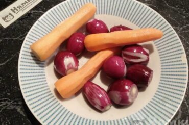 Cocooned cock in wine in French