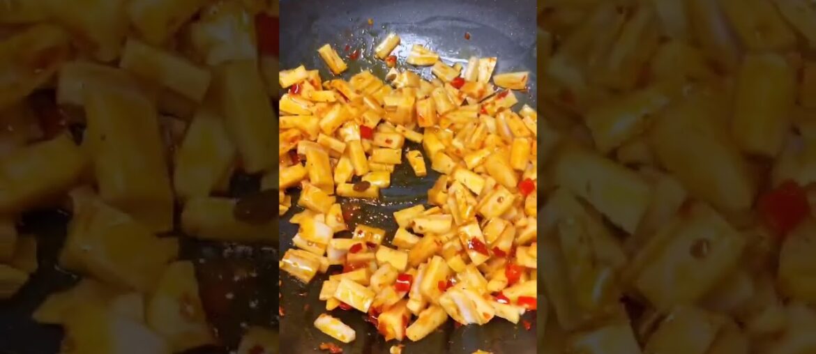 Stir fry lotus root like this, even without meat gourmet home cooking
