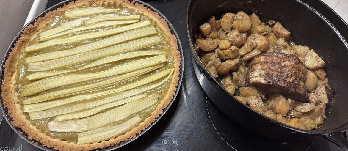 Repas tous simple pour le fiston : rôti de porc, pdt et tarte à la rhubarbe