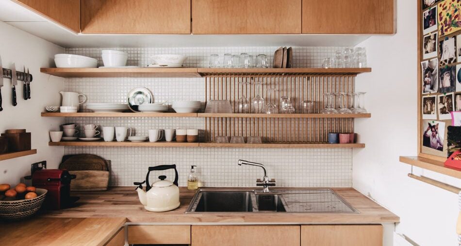 Lovely wooden kitchen. [950x1425]