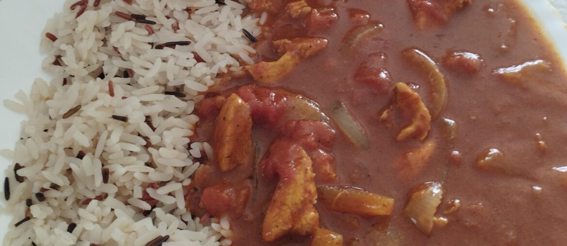 Curry de poulet avec du riz