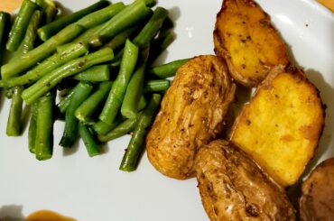 Hampe de bœuf, haricots et pomme de terre rôtis