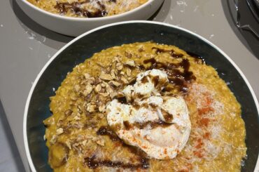 Risotto Butternut rotie , lardons, noix et œuf poché 🍂