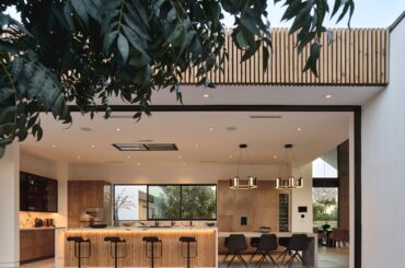 In-Door Out-Door Kitchen in Paradise Valley, Arizona [2364x1773]