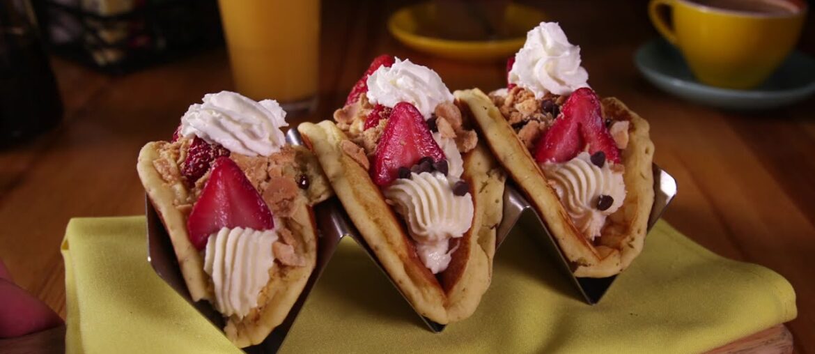 Stevie G's in Rockland (Cannoli Pancake Tacos!)