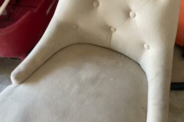 How I cleaned my upholstery dining chairs with dish soap!!