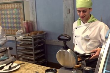 Epcot: France - L'Artisan des Glaces (Snack Dining)