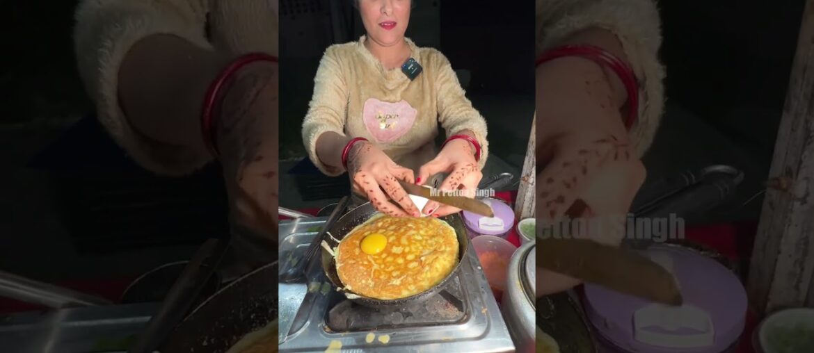 Beautiful Mam Selling French Omelette #pettoosingh #shorts