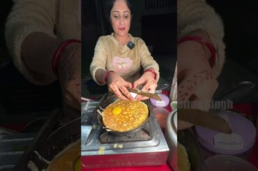 Beautiful Mam Selling French Omelette #pettoosingh #shorts