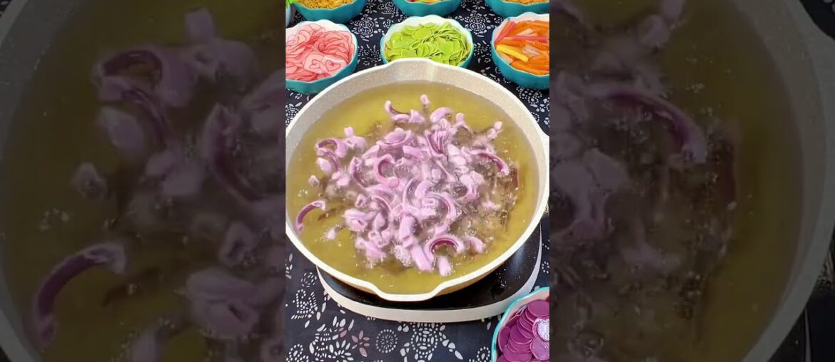 Purple sweet potato flavored French fries, so crunchy that you can’t stop eating each bite. Both ad