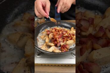 French fries with cream cheese, bacon and chicken. An incredibly delicious recipe!