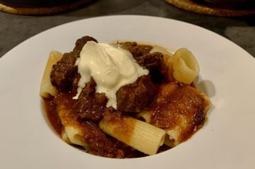 Ragoût de bœuf au paprika et strudel aux pommes pour les week-ends où il fait pas beau