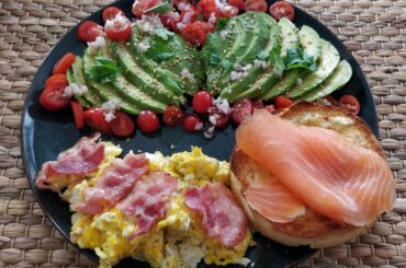 Brunch de dimanche ensoleillé