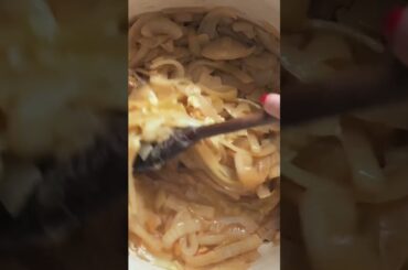 Vegan French Onion Soup #frenchonionsoup #vegan #soupseason #30daysofvegan