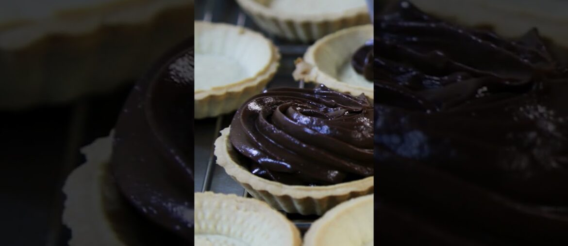 These chefs prepare hospital meals that are filled with local, fresh ingredients. #France #cooking