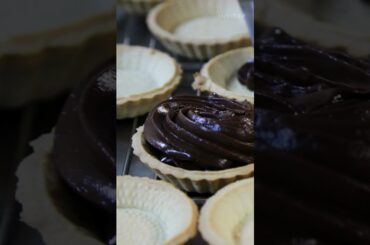 These chefs prepare hospital meals that are filled with local, fresh ingredients. #France #cooking