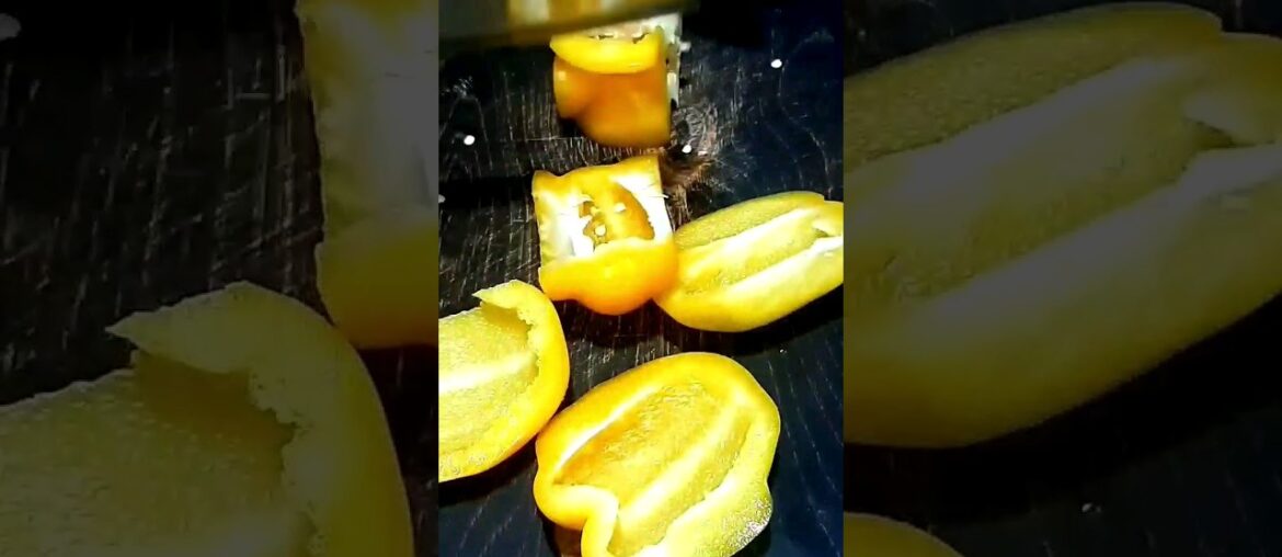 Food | I cut fresh yellow pepper quickly for the brightness of the dish #shorts #food #pepper