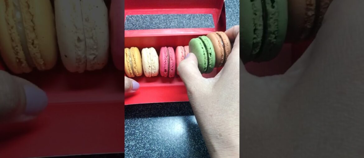 Packing French Macarons #sweet  #shorts