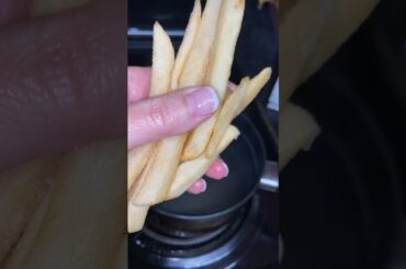 It’s French fries time #delicious #dinner #cooking #frying #frenchfries #dinner #shotrs