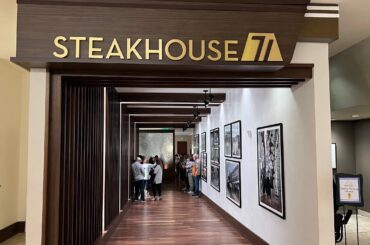 Eating at Steakhouse 71 Restaurant at the Contemporary Resort | Top Disney World Cheeseburger