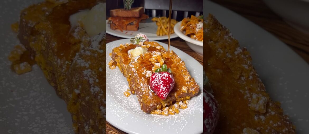 Would you try this CAPTAIN CRUNCH FRENCH TOAST? #frenchtoast #foodchallenge #lasvegas