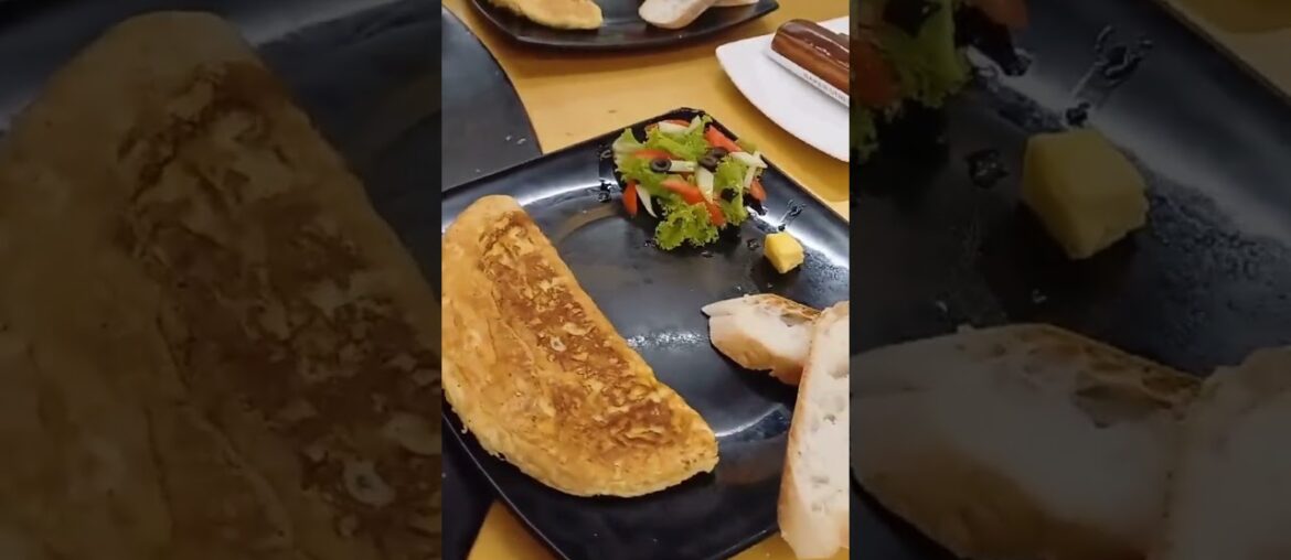 #travelvlog #foodlover Baker Street Puducherry french sweets #christmas song #travelvlog #foodlover Baker Street Puducherry french sweets #christmas song