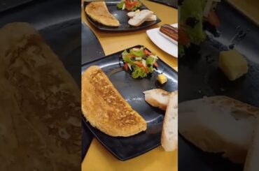 #travelvlog #foodlover Baker Street Puducherry french sweets #christmas song