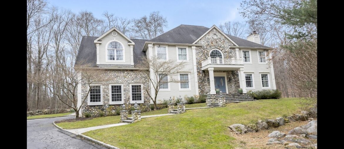 54 Bud Lane Stamford, CT | ColdwellBankerHomes.com 54 Bud Lane Stamford, CT | ColdwellBankerHomes.com