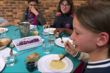 School Lunch France - Michael Moore