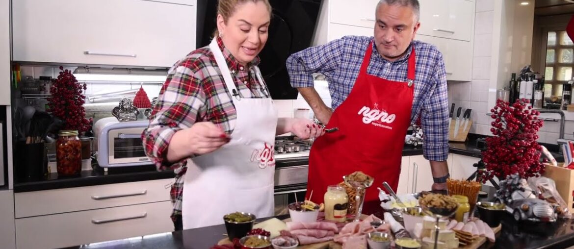 Elevating Your Christmas Dinner with a Gourmet Charcuterie Board of Nibbles and Goodies!