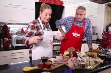 Elevating Your Christmas Dinner with a Gourmet Charcuterie Board of Nibbles and Goodies!