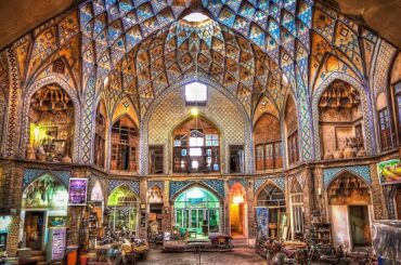Aminoddole Plaza, one of several plazas in the grand Bazaar of Kashan, Iran, used to be an important place on the Silk Road. [960 x 590]