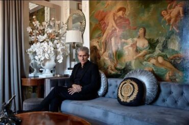 The living room of Micheal Imperioli's NYC home, which was designed by his wife. [1200×800]