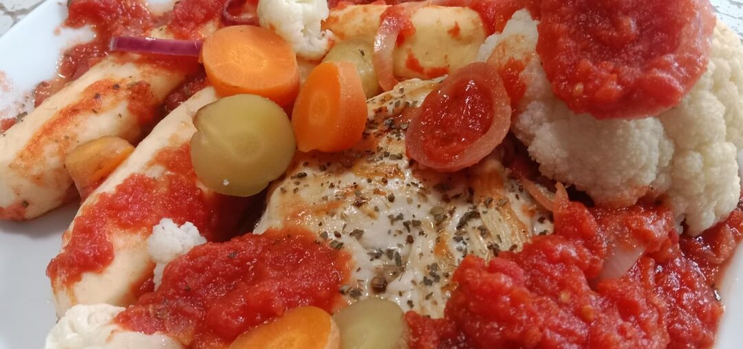 Quenelles non maisons avec poulet, pulpe de tomate et légumes...