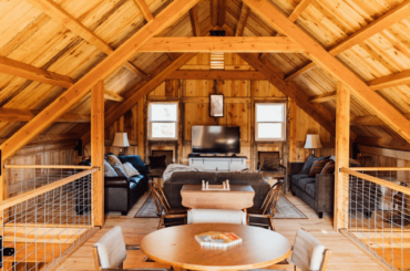 Loft in a converted barn in Northern Georgia [1920x1280]
