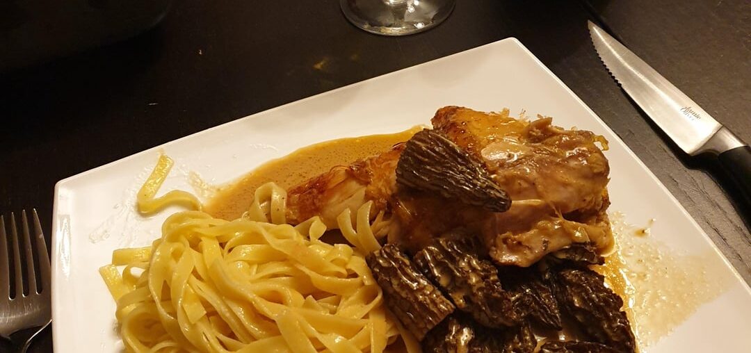 Chapon, sauce morilles au vin jaune