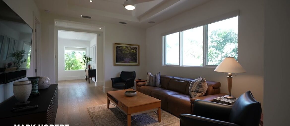 355 7th Ave S, Naples, FL 34102