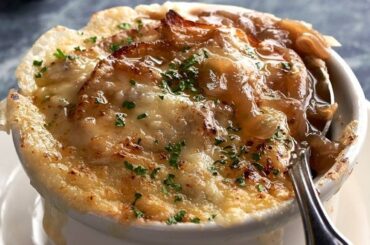 The Chain With The Best French Onion Soup Might Surprise You
