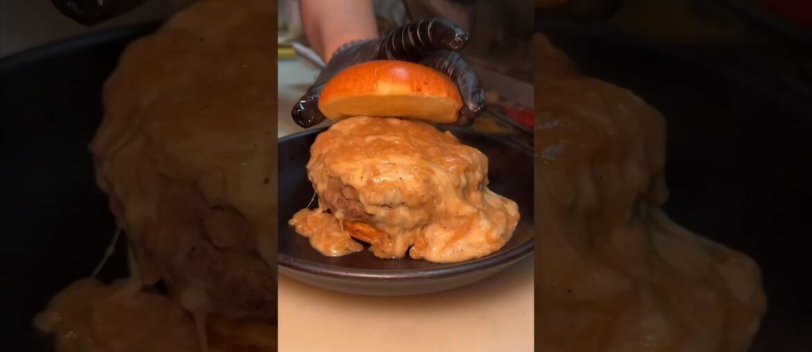 You need to DEVOUR this FRENCH ONION SOUP POUNDER from Kings of Kobe in NYC’s Midtown! #DEVOURPOWER You need to DEVOUR this FRENCH ONION SOUP POUNDER from Kings of Kobe in NYC’s Midtown! #DEVOURPOWER