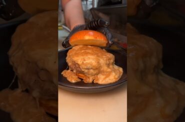 You need to DEVOUR this FRENCH ONION SOUP POUNDER from Kings of Kobe in NYC’s Midtown! #DEVOURPOWER