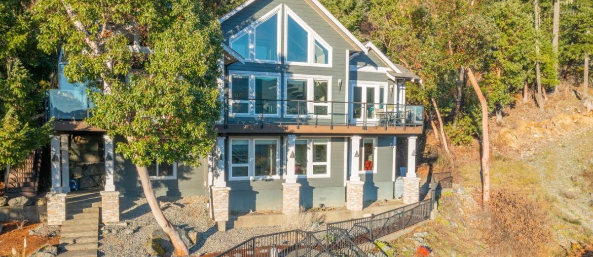 9245 Kestrel Drive, Lake Cowichan, B.C. | Sean McLintock PREC* 9245 Kestrel Drive, Lake Cowichan, B.C. | Sean McLintock PREC*