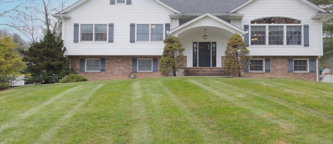 1 Boecher Ct, New City, NY Presented by Alan and Susan Trugman.